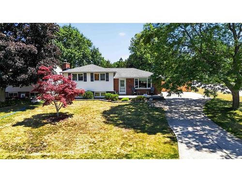 492 Parkdale Crescent, St Clair, ON 