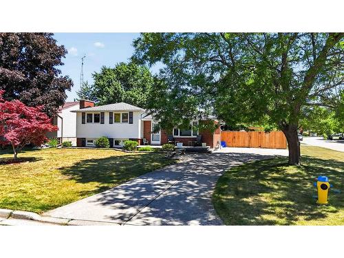 492 Parkdale Crescent, St Clair, ON 