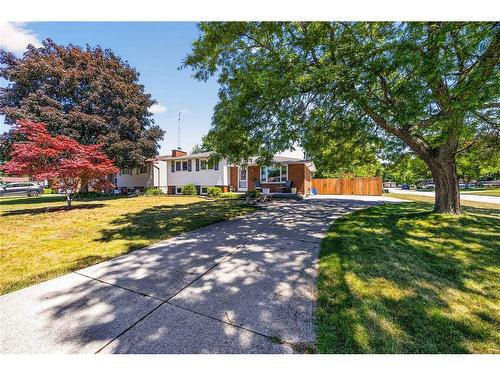 492 Parkdale Crescent, St Clair, ON 