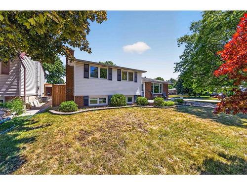 492 Parkdale Crescent, St Clair, ON 