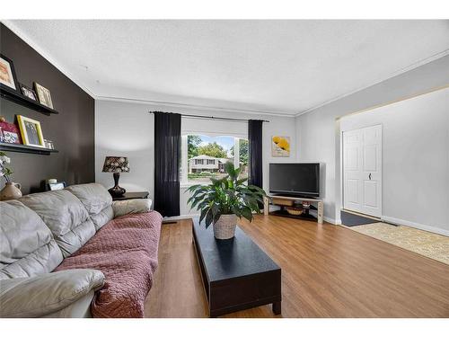 492 Parkdale Crescent, St Clair, ON 