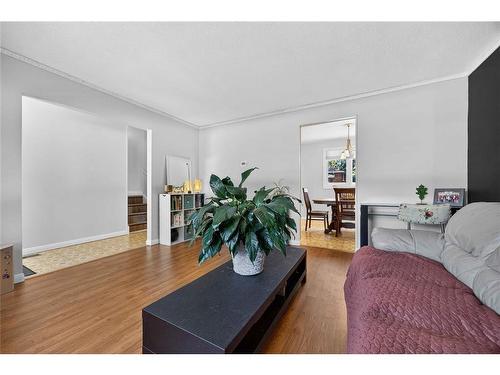 492 Parkdale Crescent, St Clair, ON 