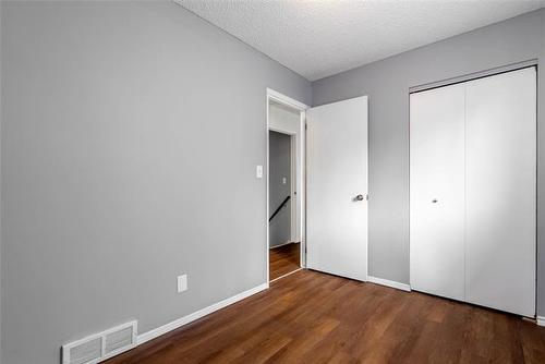 14 Whiteway Rd, Winnipeg, MB - Indoor Photo Showing Other Room
