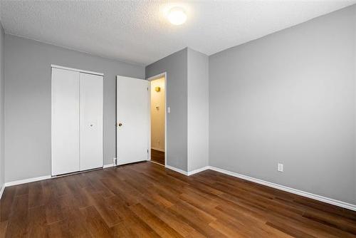 14 Whiteway Rd, Winnipeg, MB - Indoor Photo Showing Other Room