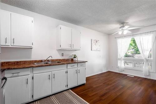 14 Whiteway Rd, Winnipeg, MB - Indoor Photo Showing Kitchen With Double Sink