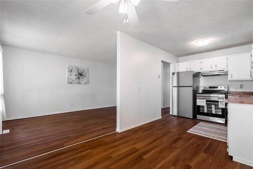 14 Whiteway Rd, Winnipeg, MB - Indoor Photo Showing Kitchen