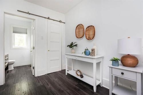 200 Beaverbrook St, Winnipeg, MB - Indoor