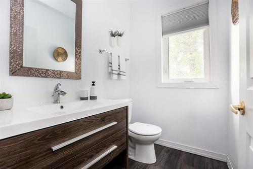 200 Beaverbrook St, Winnipeg, MB - Indoor Photo Showing Bathroom