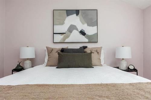 200 Beaverbrook St, Winnipeg, MB - Indoor Photo Showing Bedroom