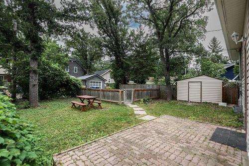 200 Beaverbrook St, Winnipeg, MB - Outdoor