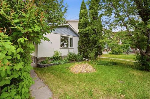1035 Scotland Ave, Winnipeg, MB - Outdoor