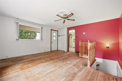 1035 Scotland Ave, Winnipeg, MB - Indoor Photo Showing Other Room