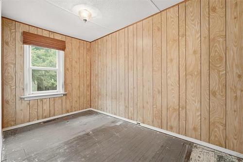 1035 Scotland Ave, Winnipeg, MB - Indoor Photo Showing Other Room
