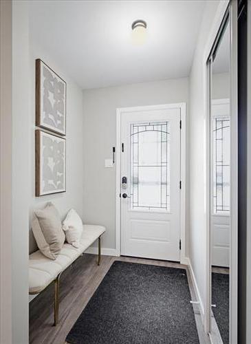 15 Columbus Cr, Winnipeg, MB - Indoor Photo Showing Other Room