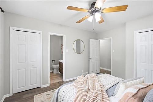 15 Columbus Cr, Winnipeg, MB - Indoor Photo Showing Bedroom