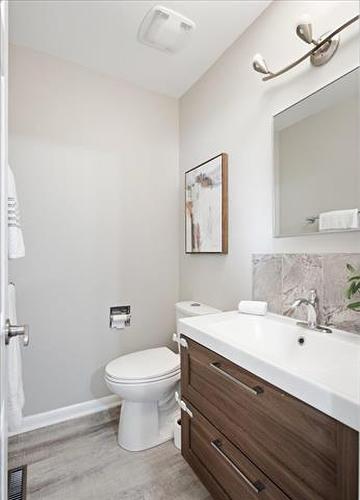 15 Columbus Cr, Winnipeg, MB - Indoor Photo Showing Bathroom