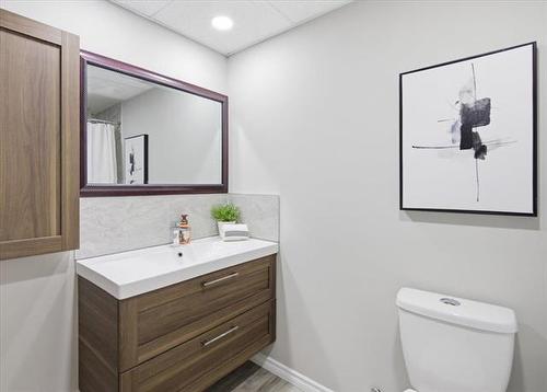 15 Columbus Cr, Winnipeg, MB - Indoor Photo Showing Bathroom