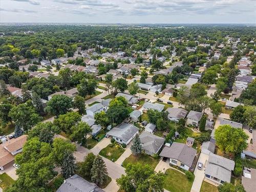 15 Columbus Cr, Winnipeg, MB - Outdoor With View