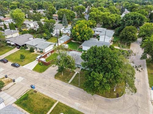 15 Columbus Cr, Winnipeg, MB - Outdoor