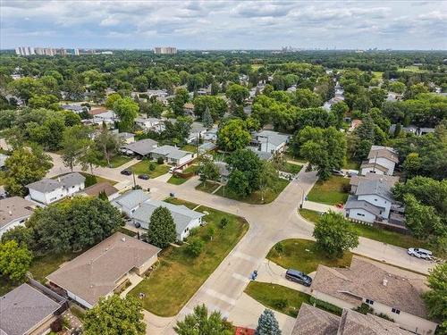 15 Columbus Cr, Winnipeg, MB - Outdoor With View