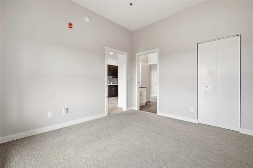 703-70 Barnes St, Winnipeg, MB - Indoor Photo Showing Other Room