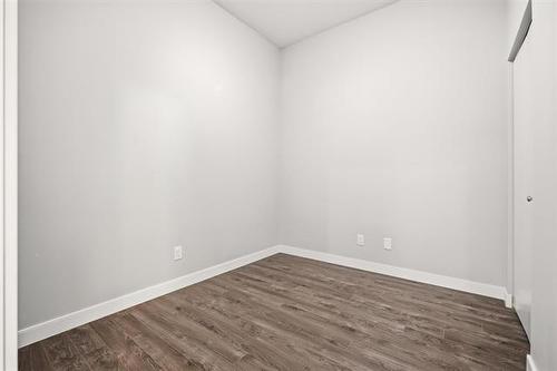 703-70 Barnes St, Winnipeg, MB - Indoor Photo Showing Other Room