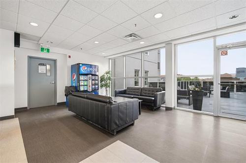 703-70 Barnes St, Winnipeg, MB - Indoor