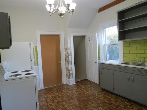 4 Crown Street, Thunder Bay, ON - Indoor Photo Showing Laundry Room
