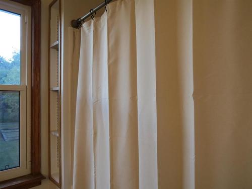 4 Crown Street, Thunder Bay, ON - Indoor