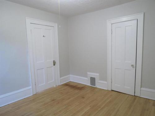 4 Crown Street, Thunder Bay, ON - Indoor Photo Showing Other Room