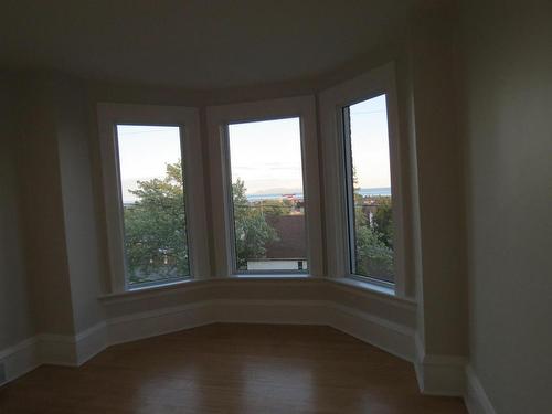 4 Crown Street, Thunder Bay, ON - Indoor Photo Showing Other Room