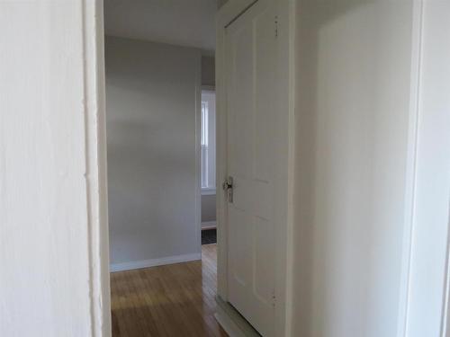 4 Crown Street, Thunder Bay, ON - Indoor Photo Showing Other Room