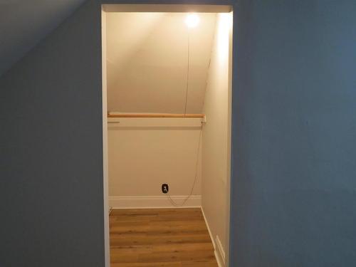 4 Crown Street, Thunder Bay, ON - Indoor Photo Showing Other Room