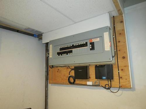 4 Crown Street, Thunder Bay, ON - Indoor