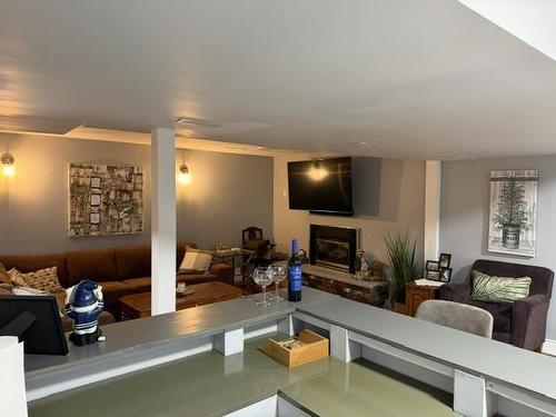 4130 Vanguard Avenue, Thunder Bay, ON - Indoor With Fireplace