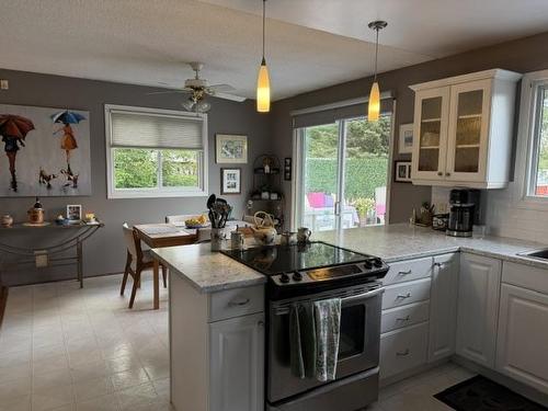 4130 Vanguard Avenue, Thunder Bay, ON - Indoor Photo Showing Kitchen