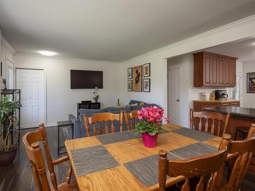 2312 Rosslyn Road, Thunder Bay, ON - Indoor Photo Showing Dining Room