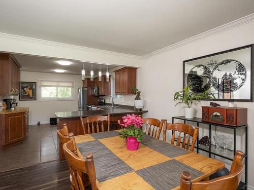 2312 Rosslyn Road, Thunder Bay, ON - Indoor Photo Showing Dining Room