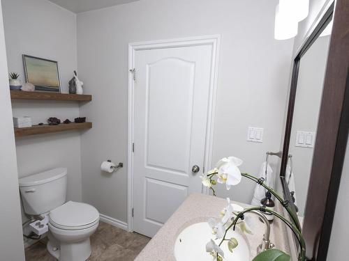 2312 Rosslyn Road, Thunder Bay, ON - Indoor Photo Showing Bathroom