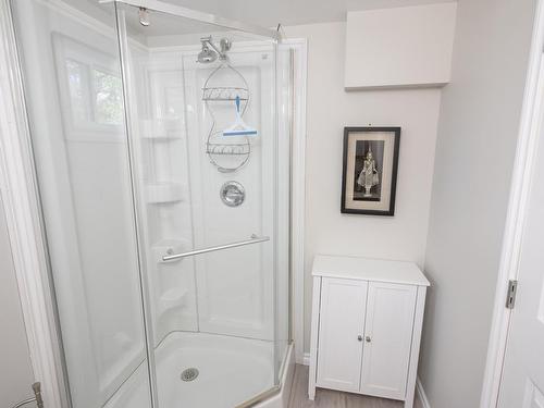 2312 Rosslyn Road, Thunder Bay, ON - Indoor Photo Showing Bathroom