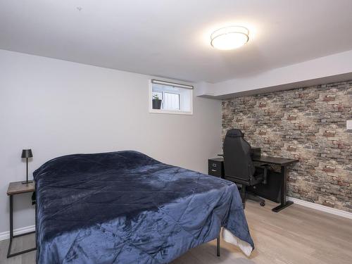 2312 Rosslyn Road, Thunder Bay, ON - Indoor Photo Showing Bedroom