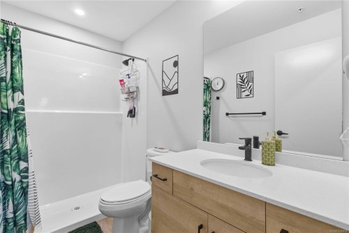 #206-2461 Gateway Rd, Langford, BC - Indoor Photo Showing Bathroom
