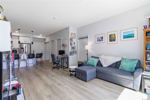 #206-2461 Gateway Rd, Langford, BC - Indoor Photo Showing Living Room
