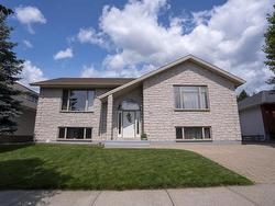 316 FAIRBROOKE Crescent Thunder Bay, ON P7B 6Z7