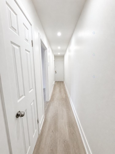 Corridor - 2-9130 Rue St-Urbain, Montréal (Ahuntsic-Cartierville), QC - Indoor Photo Showing Other Room