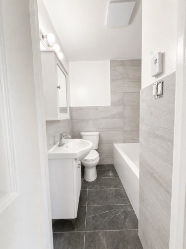Salle de bains - 2-9130 Rue St-Urbain, Montréal (Ahuntsic-Cartierville), QC - Indoor Photo Showing Bathroom