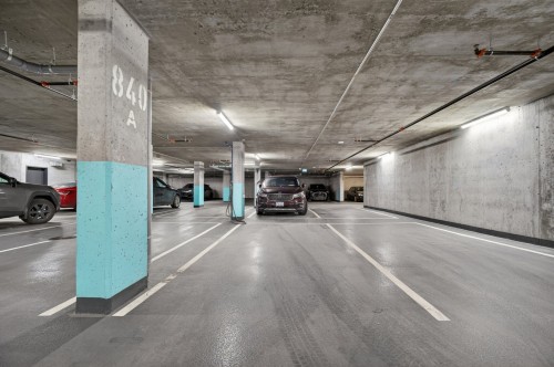 Garage - 621-505 Rue De L'Escale, Brossard, QC - Indoor Photo Showing Garage