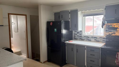 515 5Th Street, Cranbrook, BC - Indoor Photo Showing Kitchen
