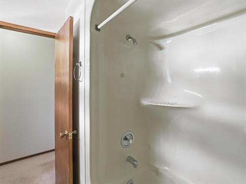 854 Templeton Ave, Winnipeg, MB - Indoor