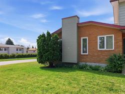 854 Templeton AVE  Winnipeg, MB R2V 3S6